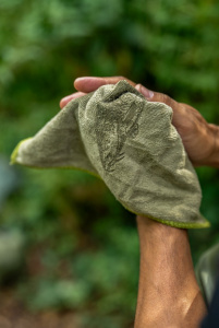 K0350161 Classic Barbel Microfibre Towel_ls_01.jpg